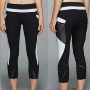 Lululemon Run Inspire Crop II *All Full-On Reflective Luxtreme Black/White Sz 4